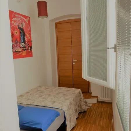 Light And Airy With Bathroom + Breakfast בית אירוח *