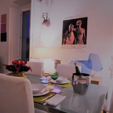 Privat bolig Light And Airy With Bathroom + Breakfast