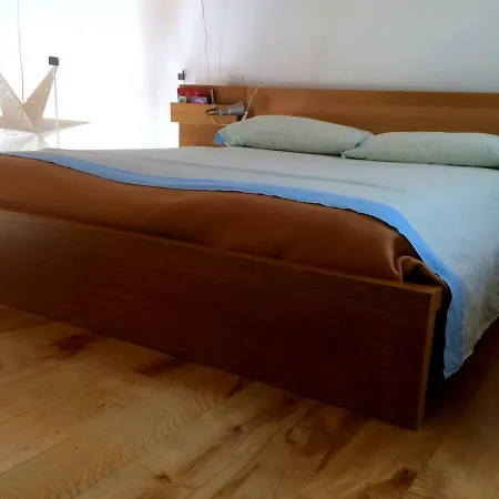 Light And Airy With Bathroom + Breakfast קליארי