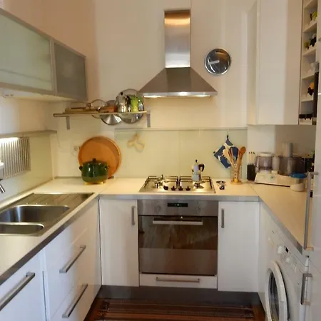 Light And Airy With Bathroom + Breakfast בית אירוח